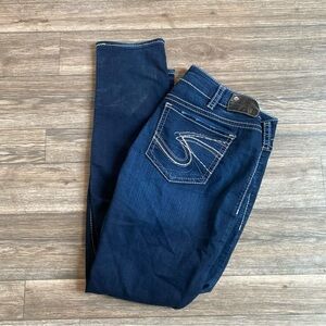 Silver Suki Super Stretch mid-rise Dark Blue Denim Jeans 34x31